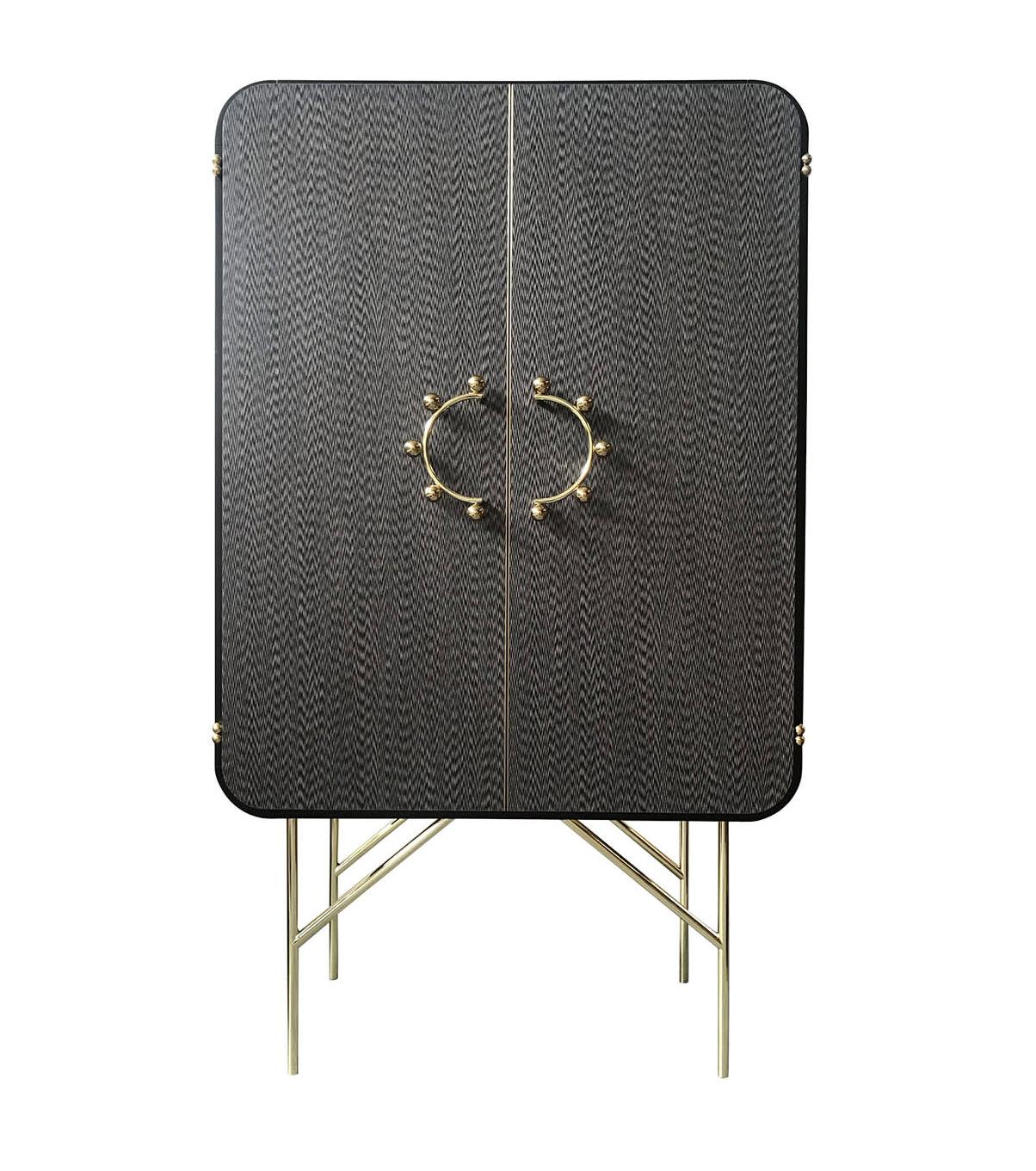 Zeitgenössischer Holzschrank