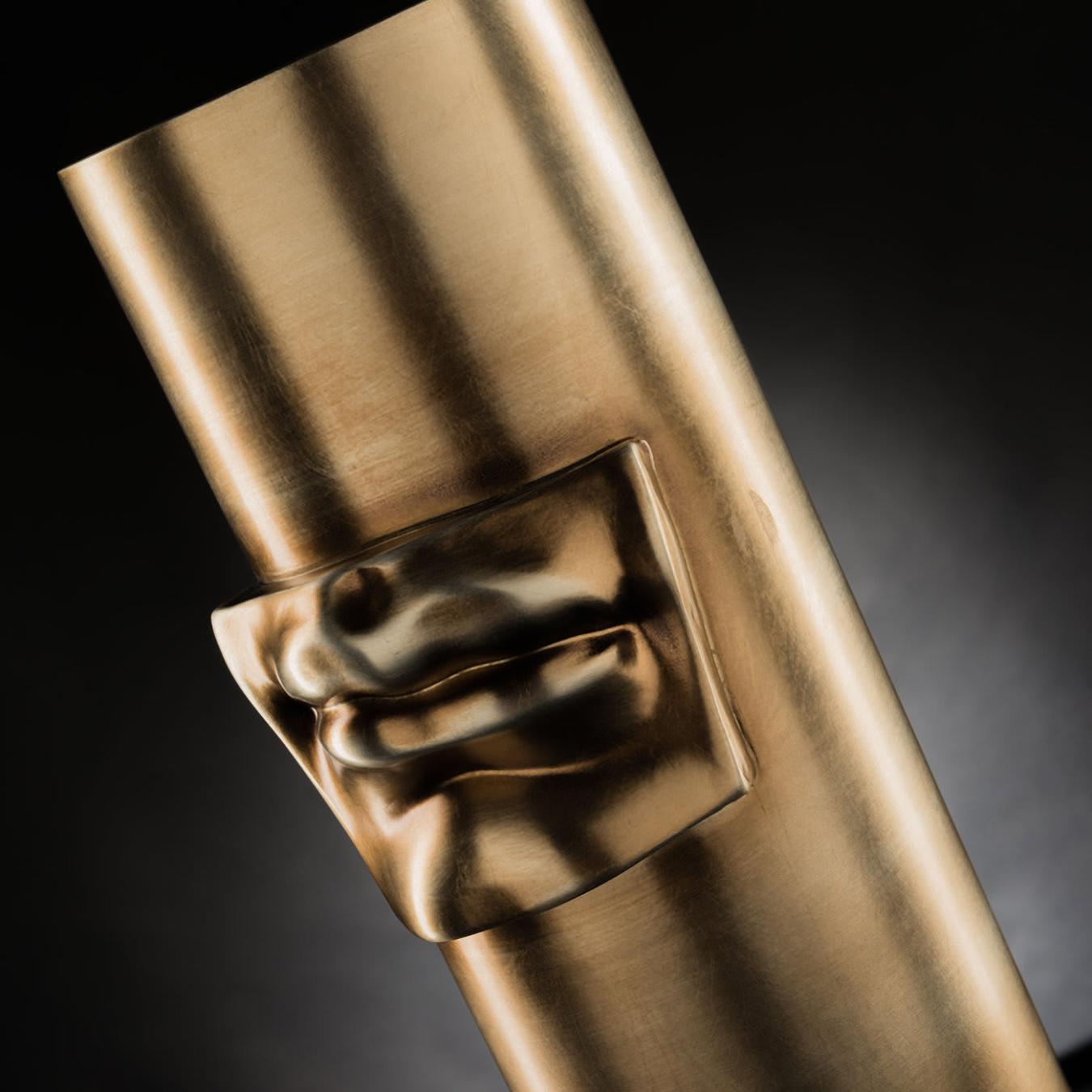 David Mouth Vase
