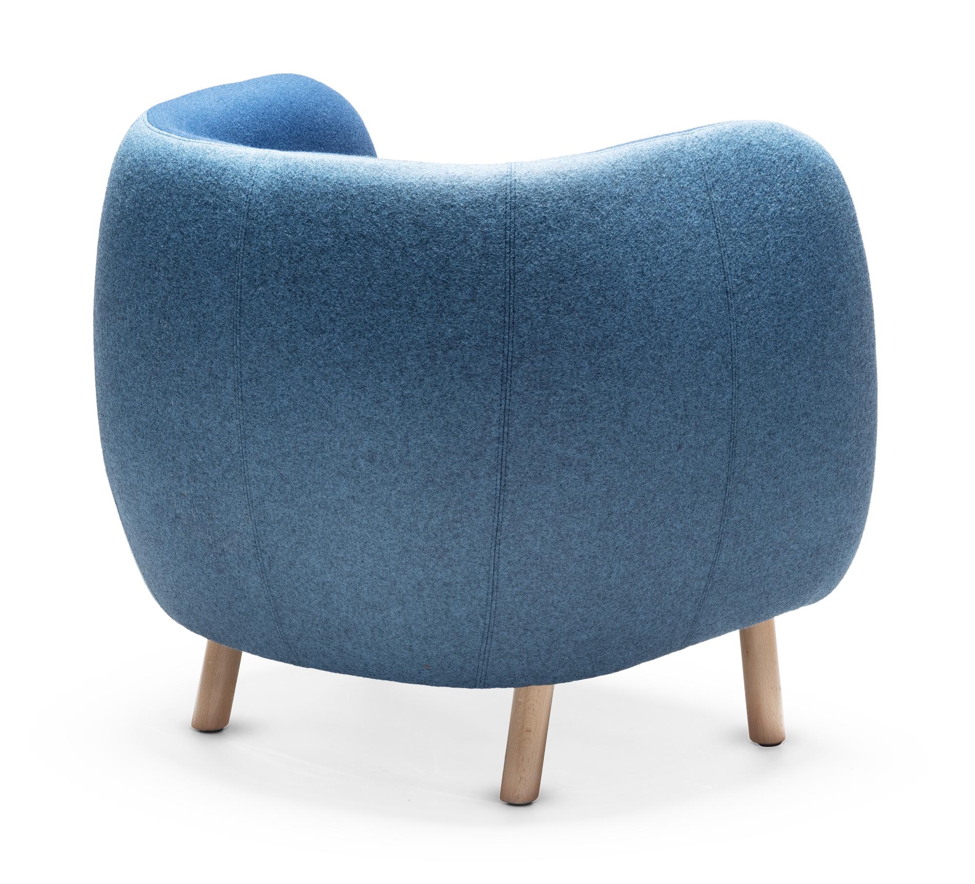 Mousse P Blauer Sessel