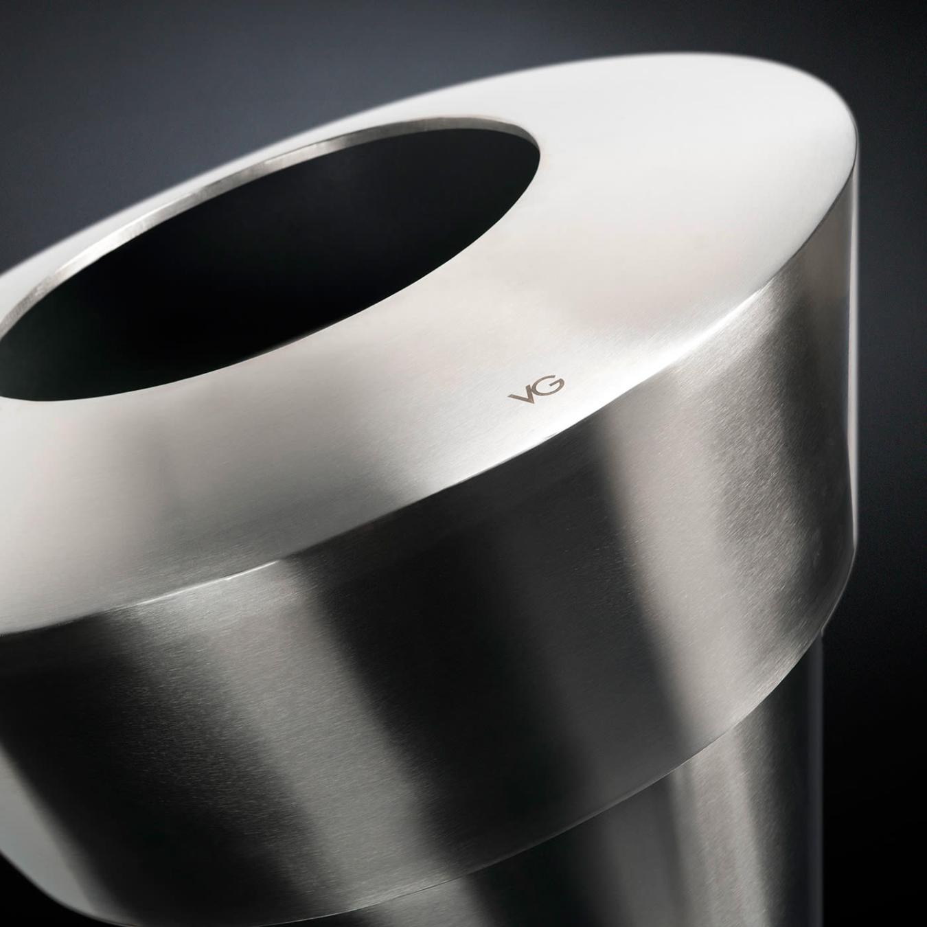 Kleine Vase aus Edelstahl