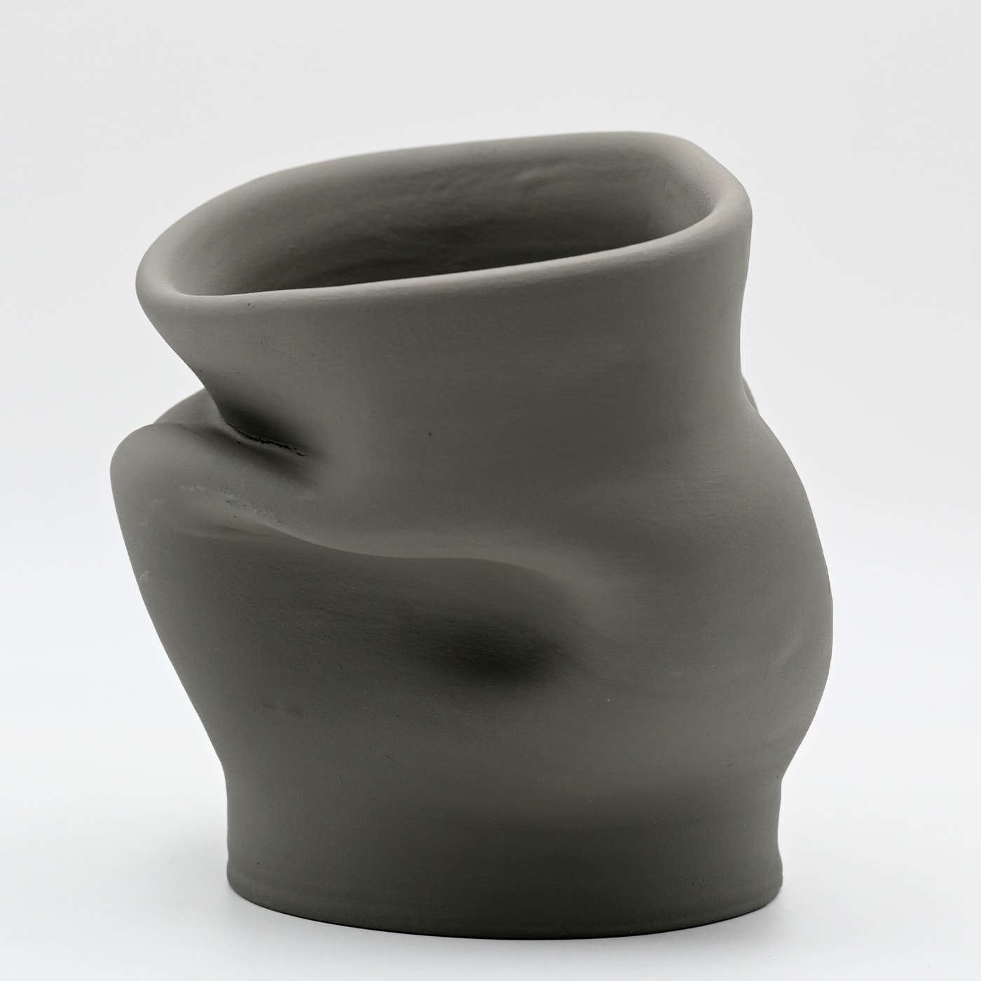 Graue handgeformte Vase