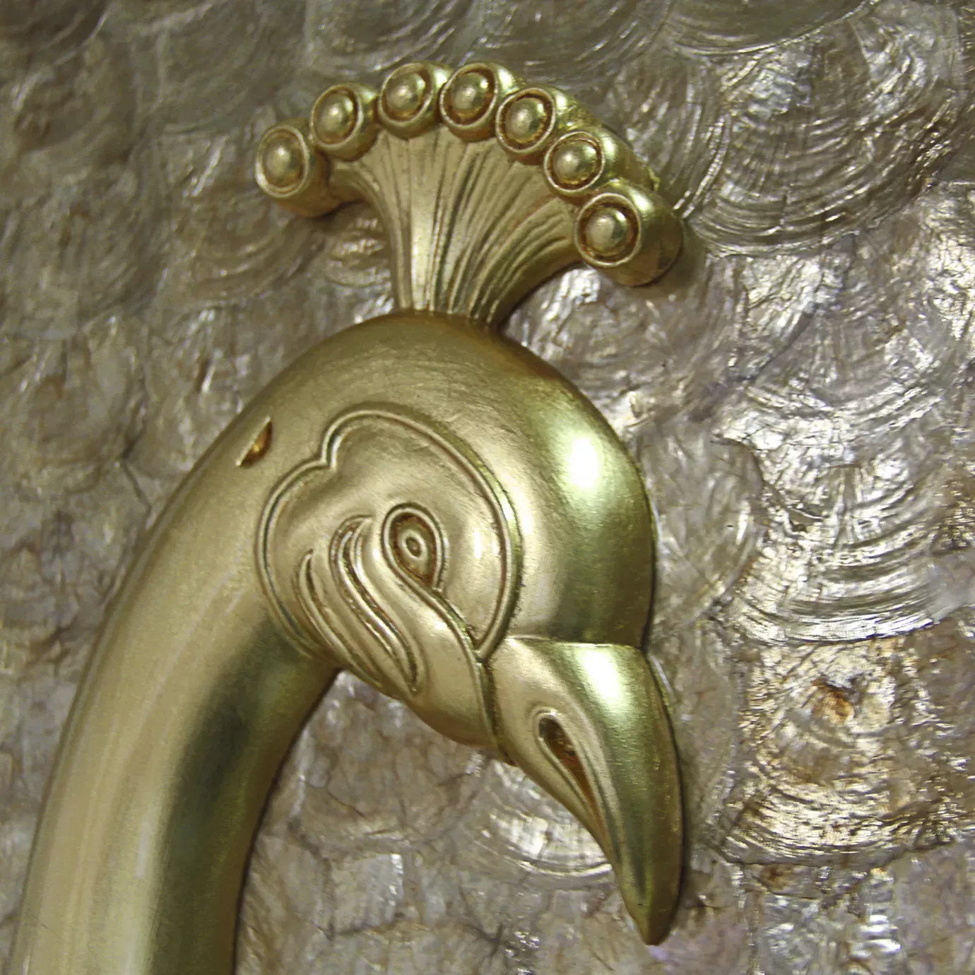 Camilia Perlmutt‑Armoire