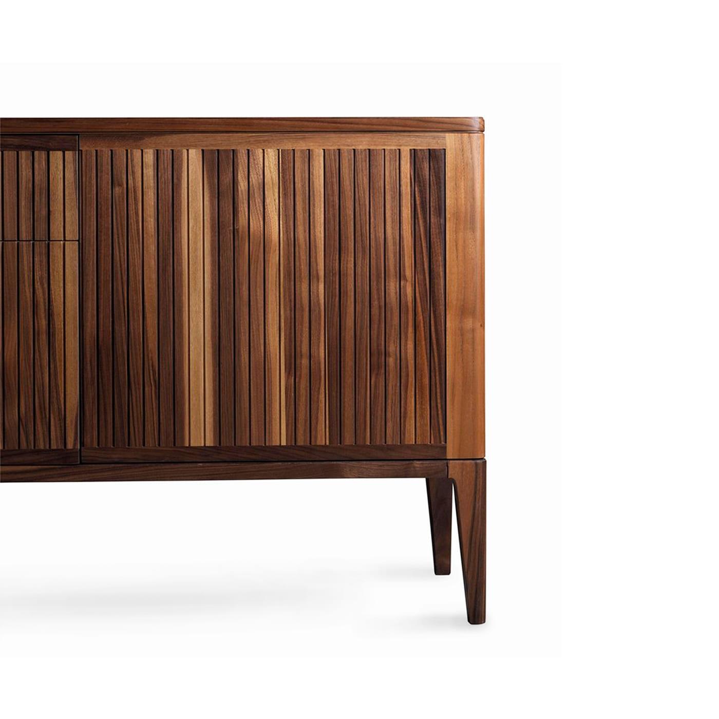 Eleva 3‑Türiges braunes Sideboard