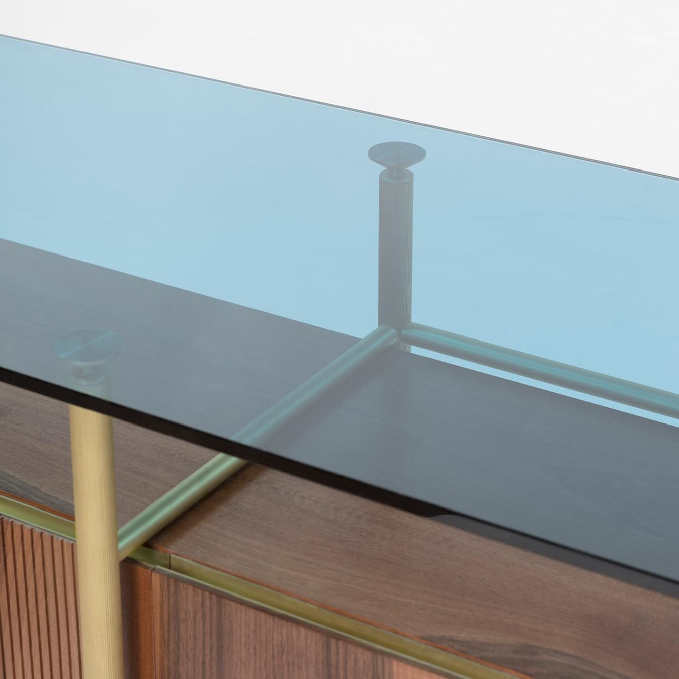 Elegantes Holz-Sideboard