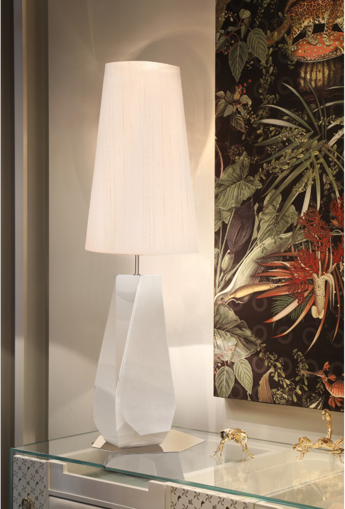 Essence Weiße Tischlampe