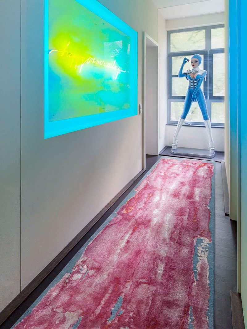 Mono Pink auf Hellem Blau Teppich