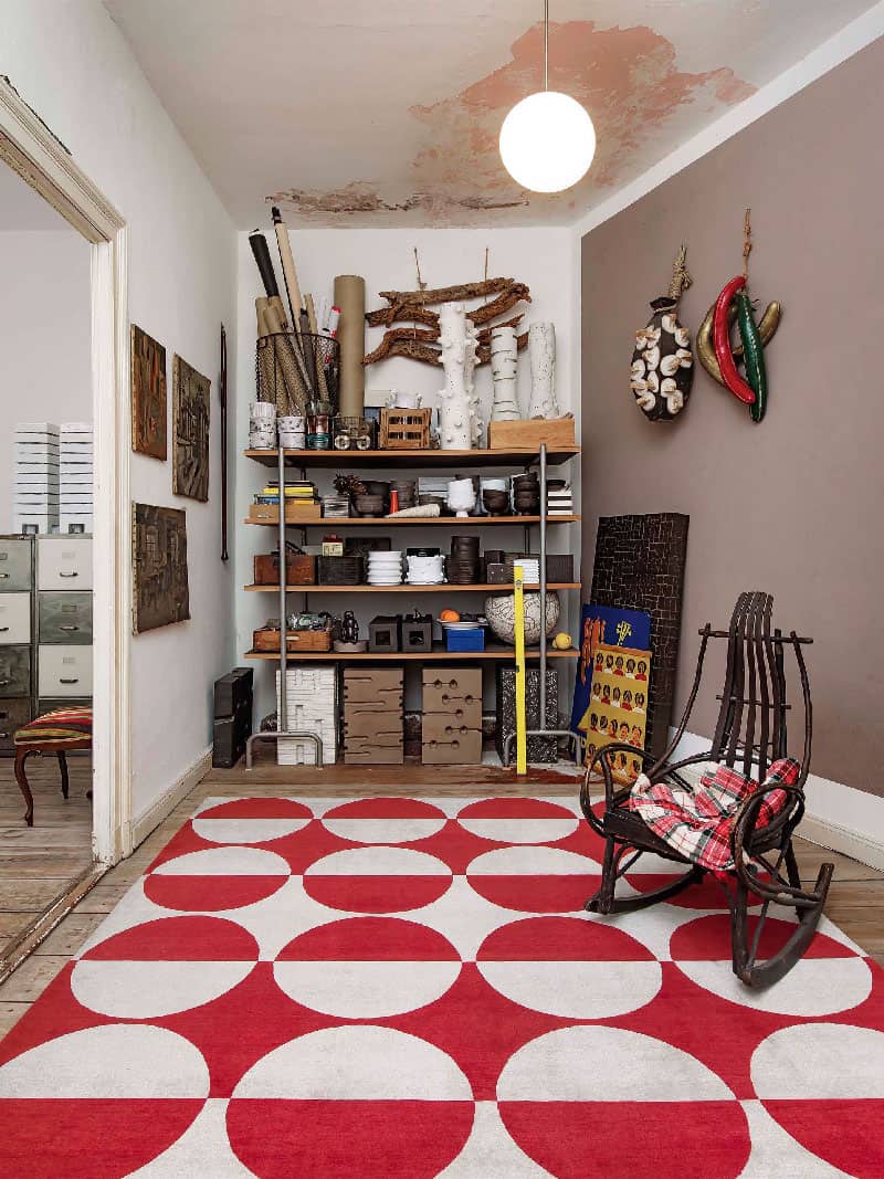 Circle Cream auf Rot Teppich