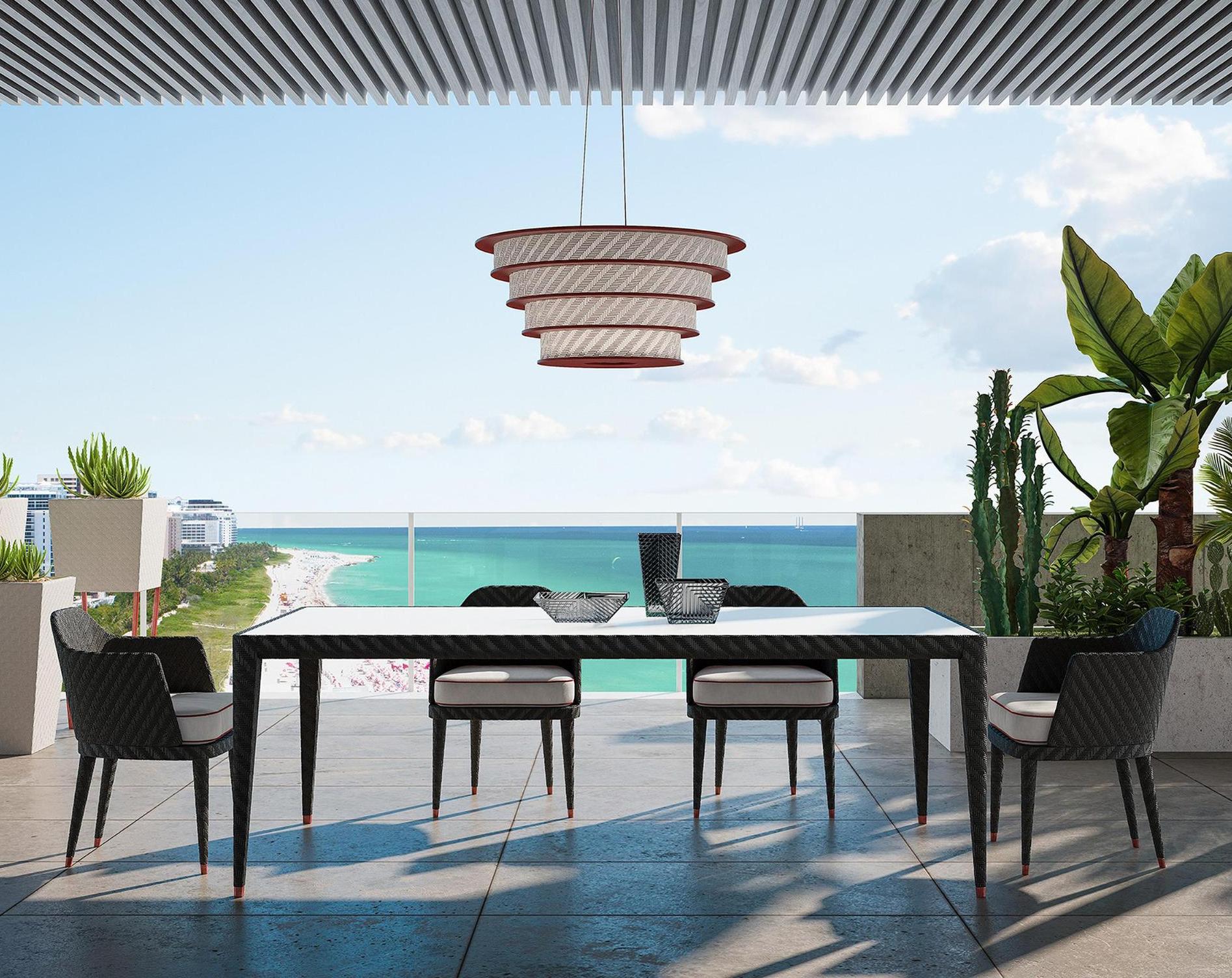 Exquisiter Outdoor‑Esstisch