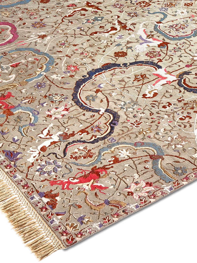 Tabriz Reverse Original auf Grau‑Grün Teppich