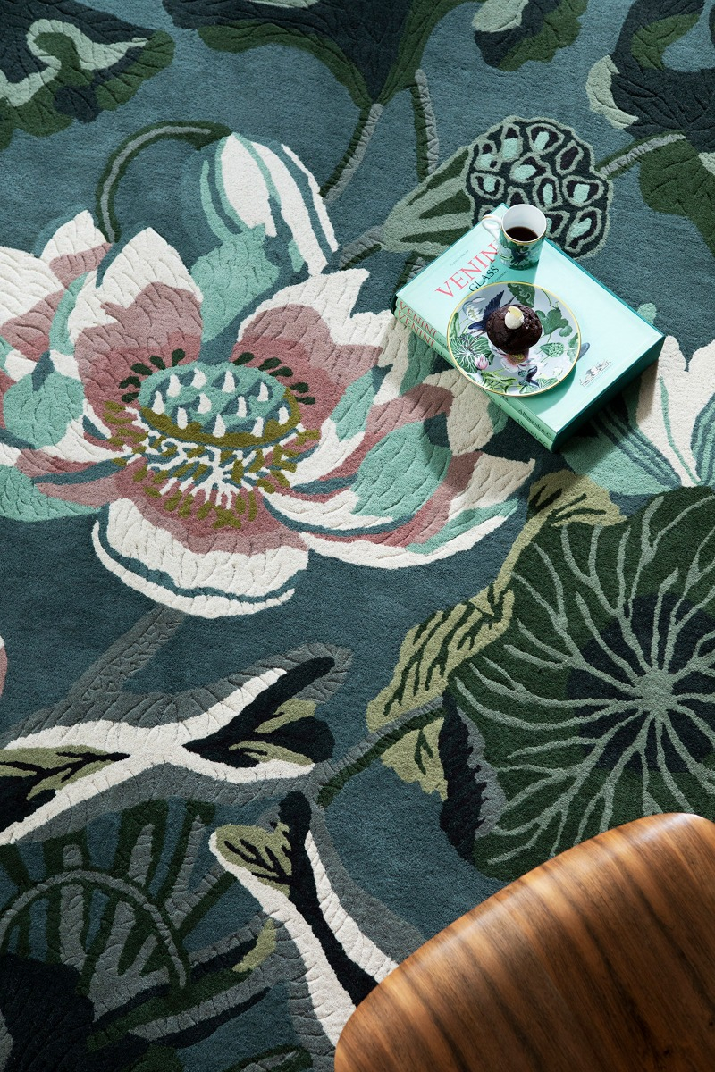 Waterlily Midnight Pond 38608 Teppich | Größe: 250 x 350 cm