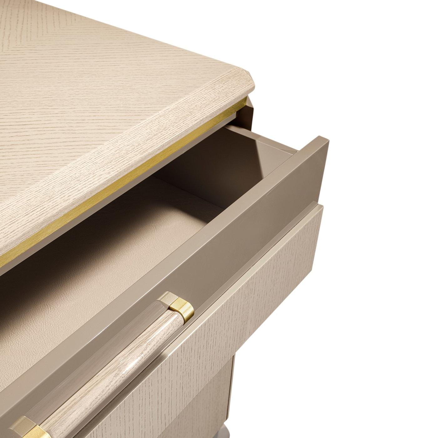 Victor Elfenbein‑Schminktisch