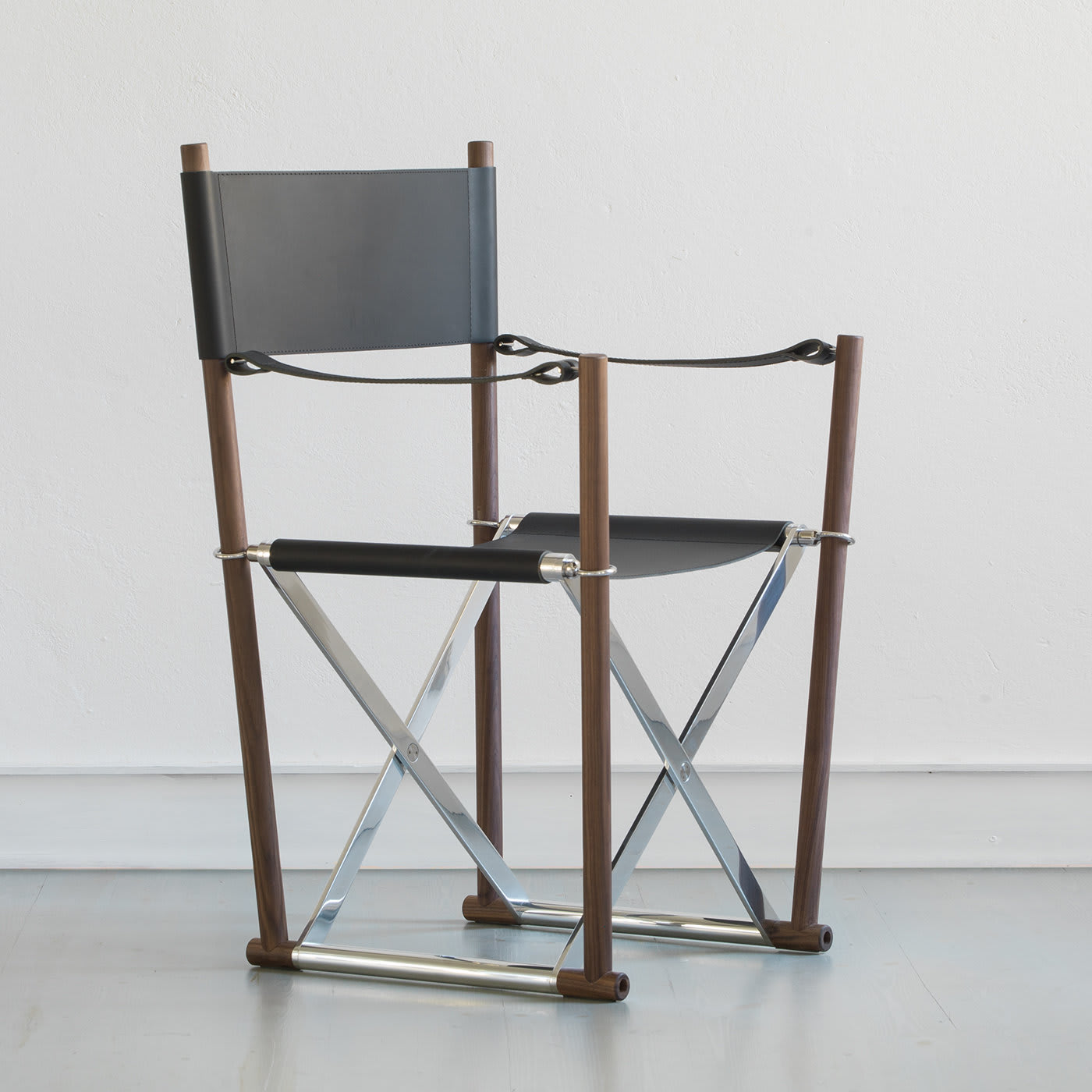 Regista Lederstuhl | Base: Solid Black Walnut | Sitz: Leder