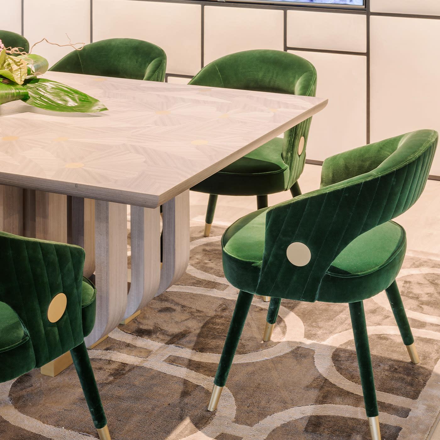 Shelter Handgefertigter moderner Stuhl