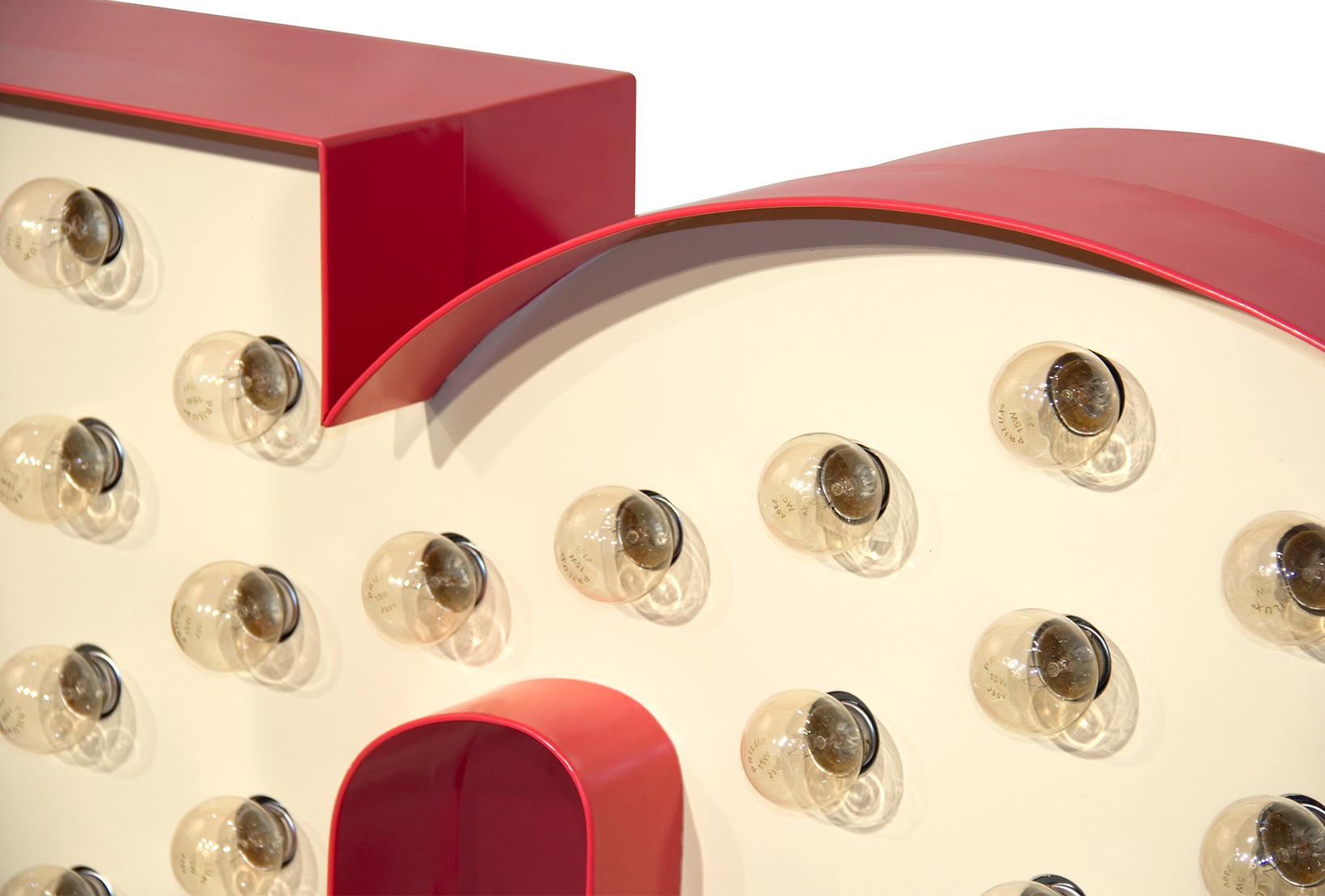 Noble Buchstabe N