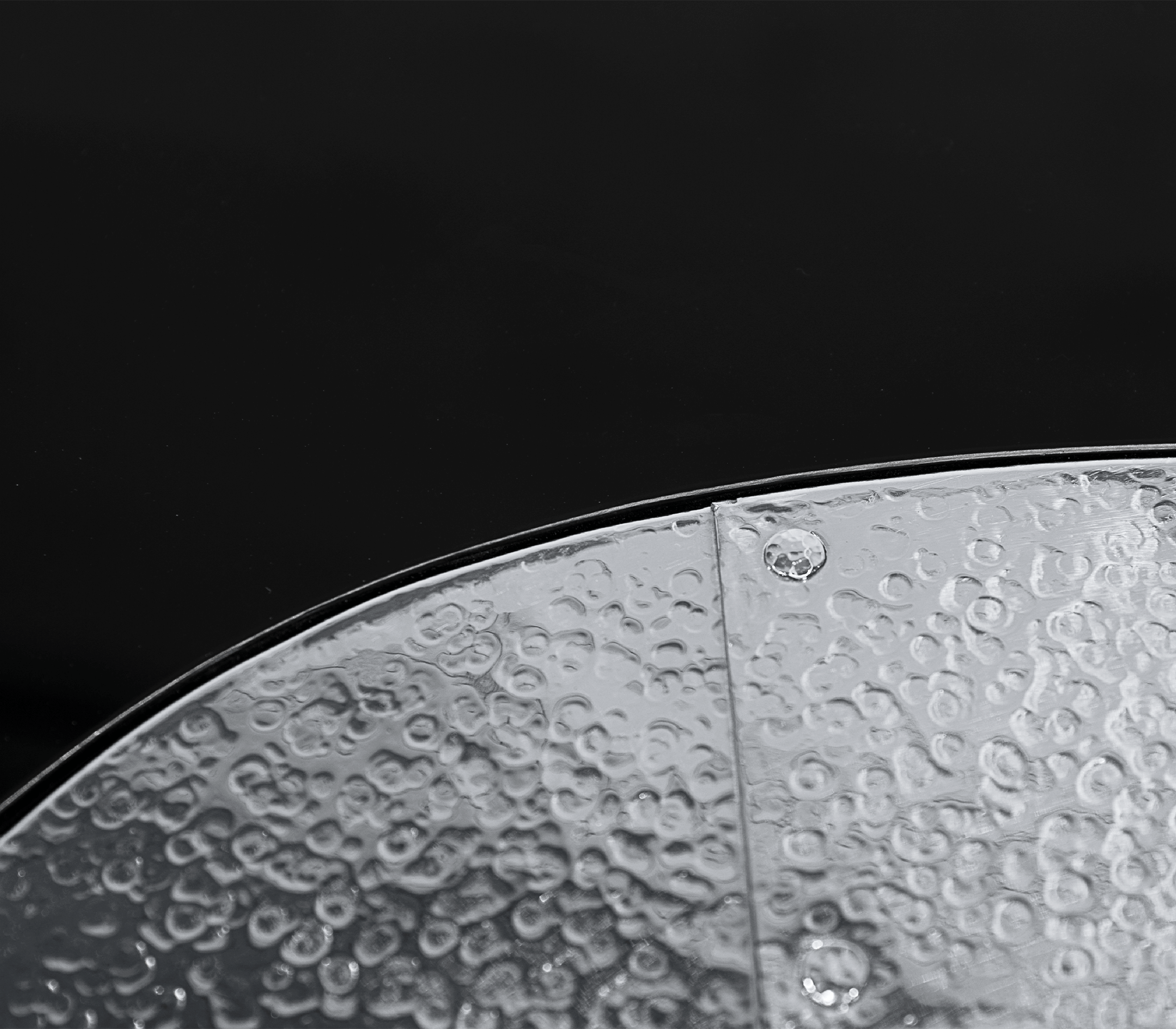 Crest Hammerschlag‑Edelstahl Couchtisch‑Set