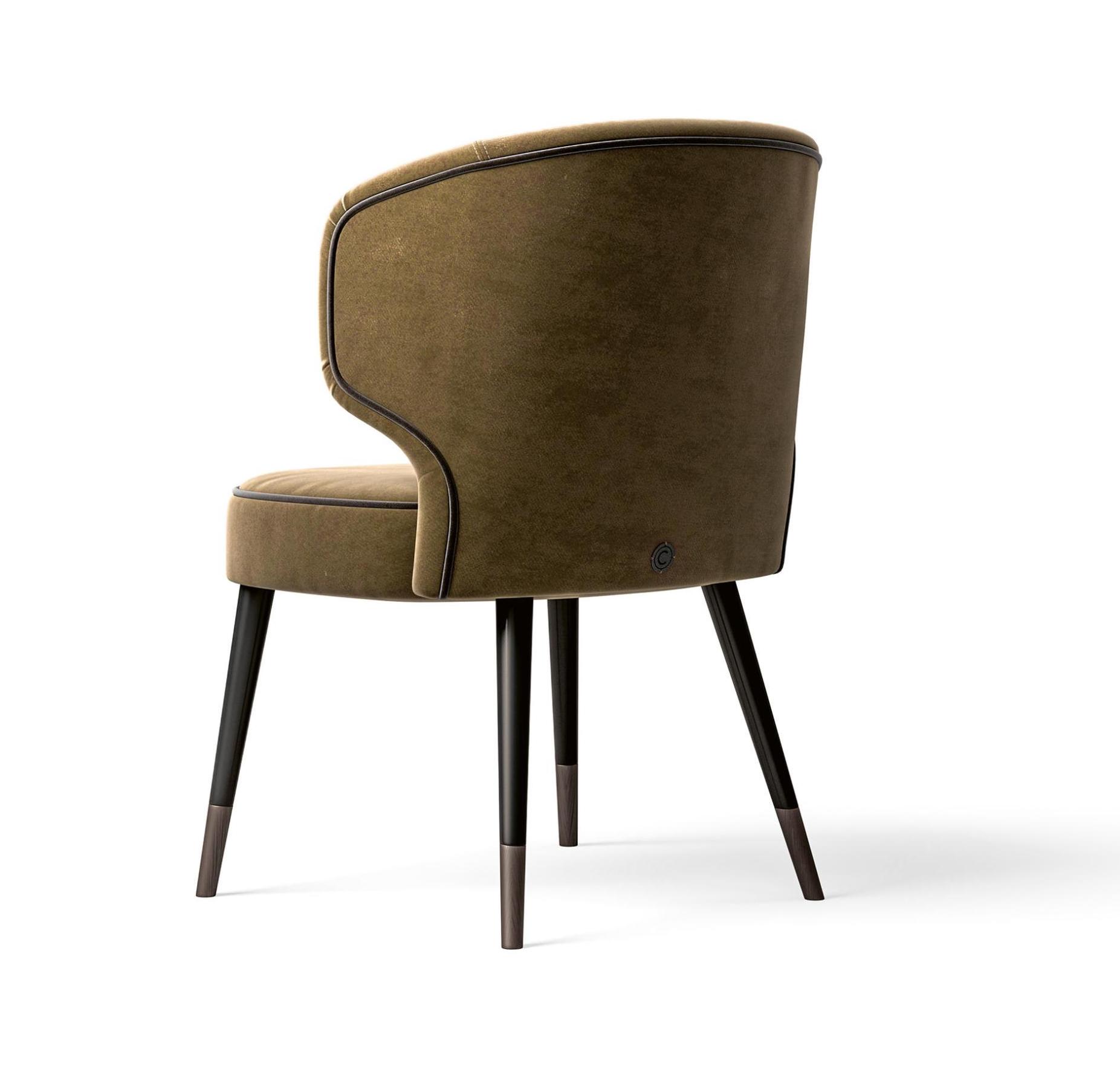 Stuhl mit Rückenlehne