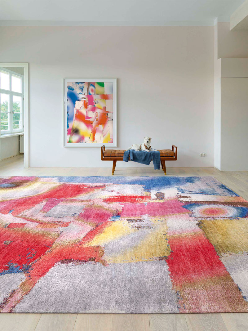 Original auf Hellgrau Teppich