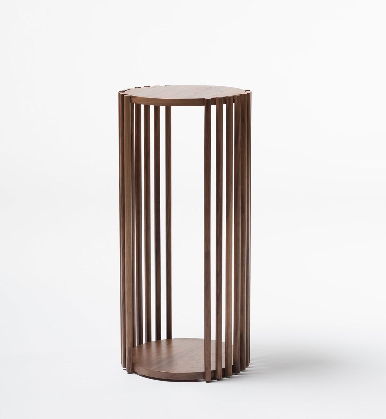 Zeitgenössischer runder Beistelltisch