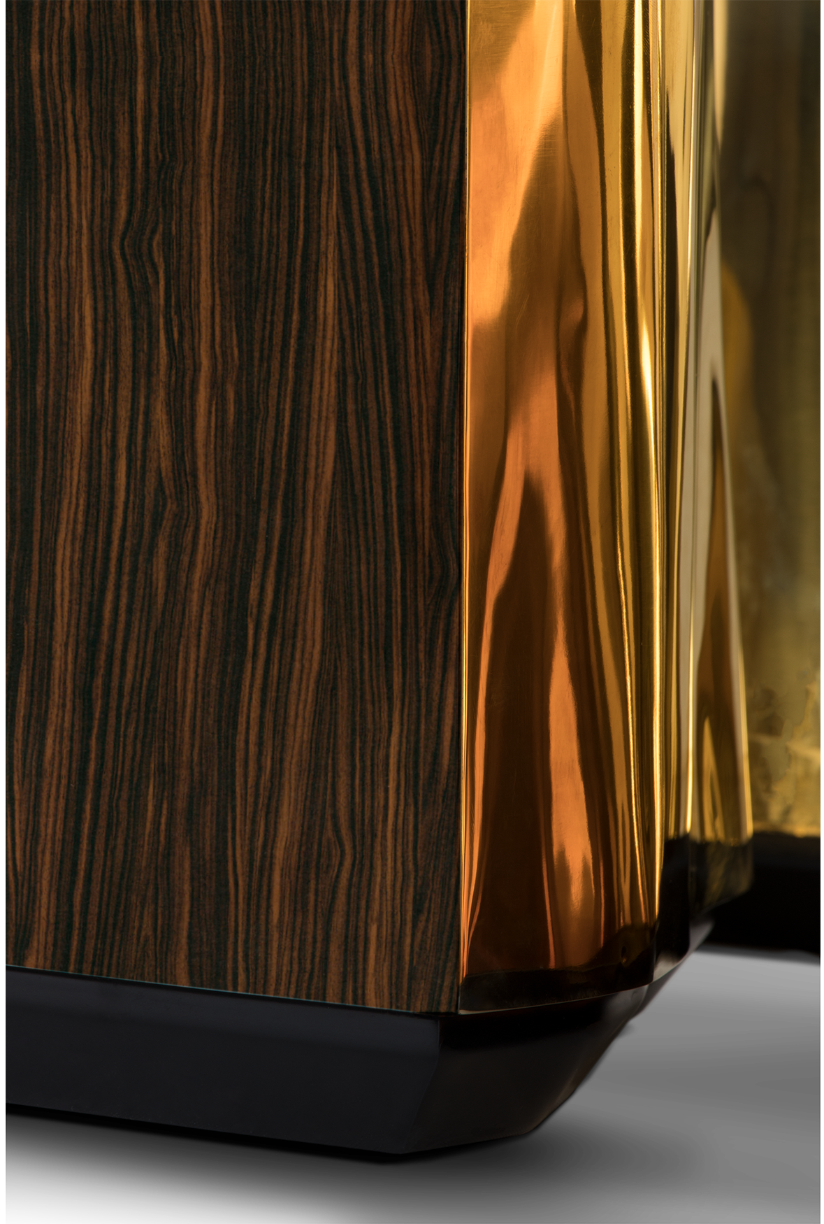 Fissure Ovaler Ebenholz‑Couchtisch