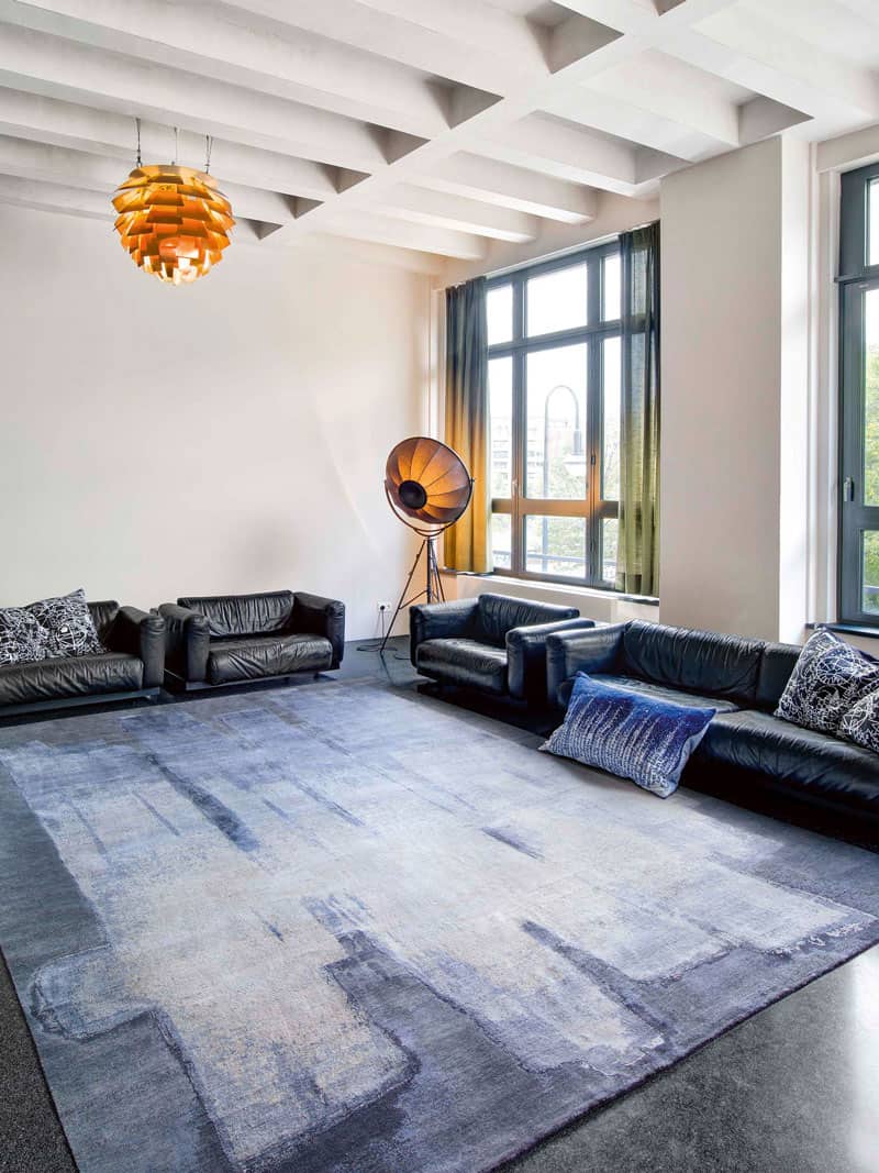 Silver Grey auf Dunkelgrau Teppich | Größe: 365 x 457 cm