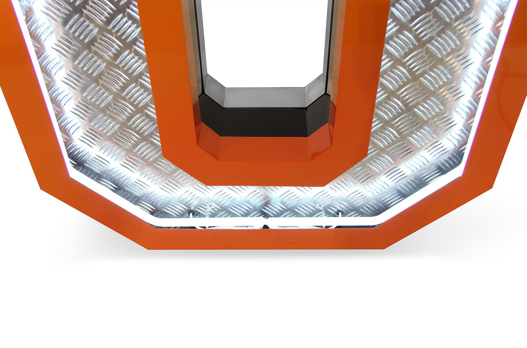 Unique Buchstabe U