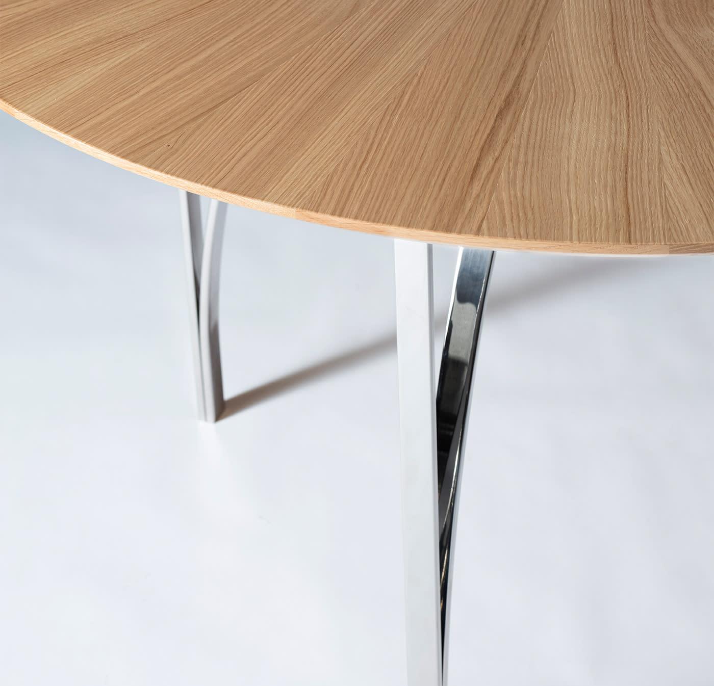 Runder Eichen-Esstisch