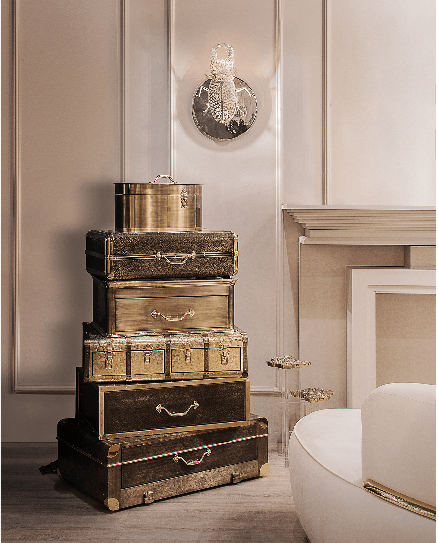 Filigran‑Skarabäus Wandleuchte