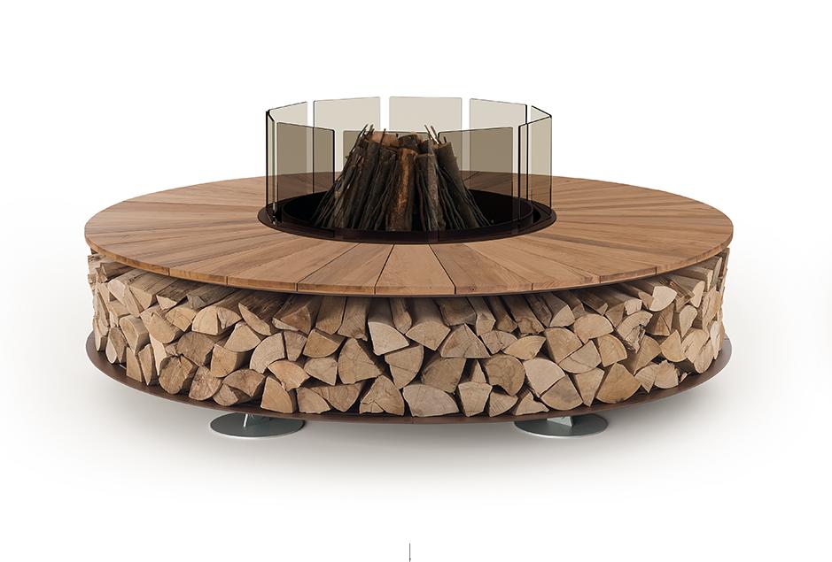 Zero Holz‑Feuerstelle | Fertigstellung: Kastanienholz | Dimensions: Ø 300 cm