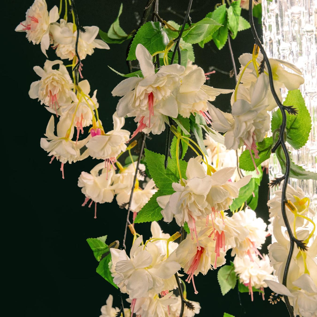 White Cascade Square Kronleuchter