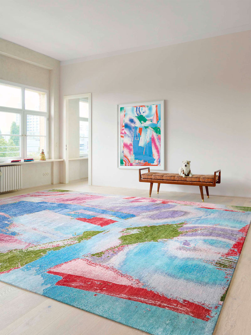 Original auf Hellgrau Teppich