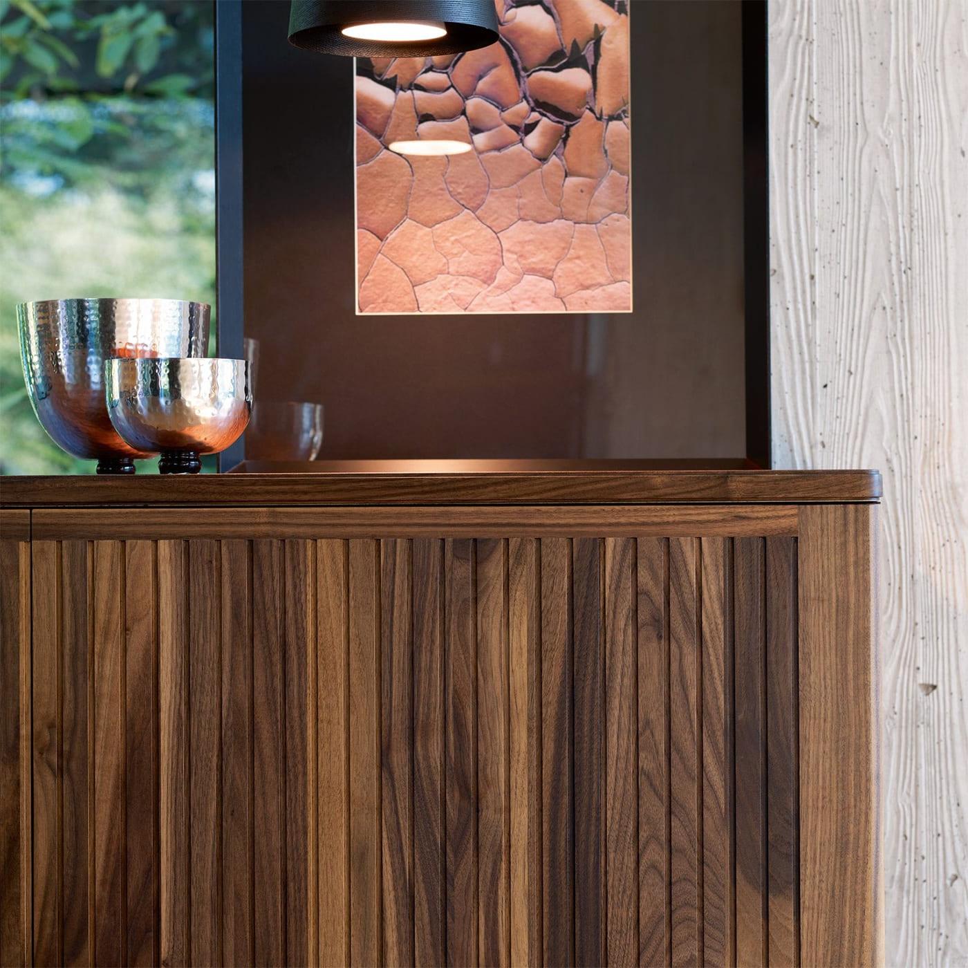 Eleva Braunes hohes Sideboard