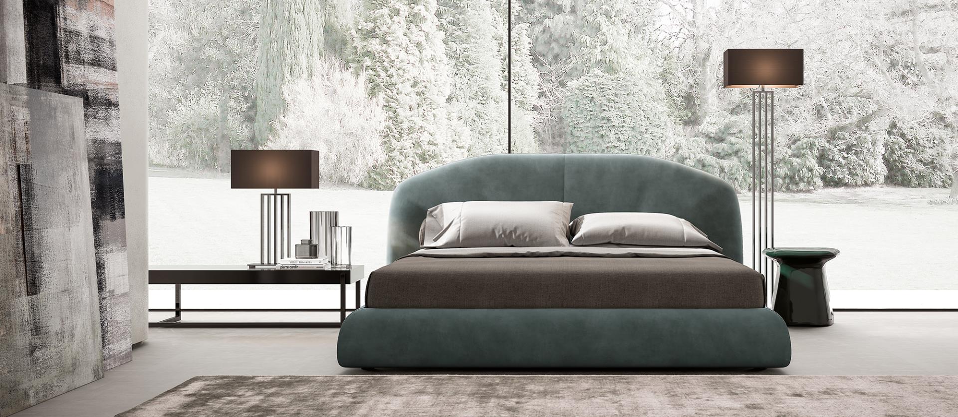 Bett mit verdeckten Füßen und Kopfteil