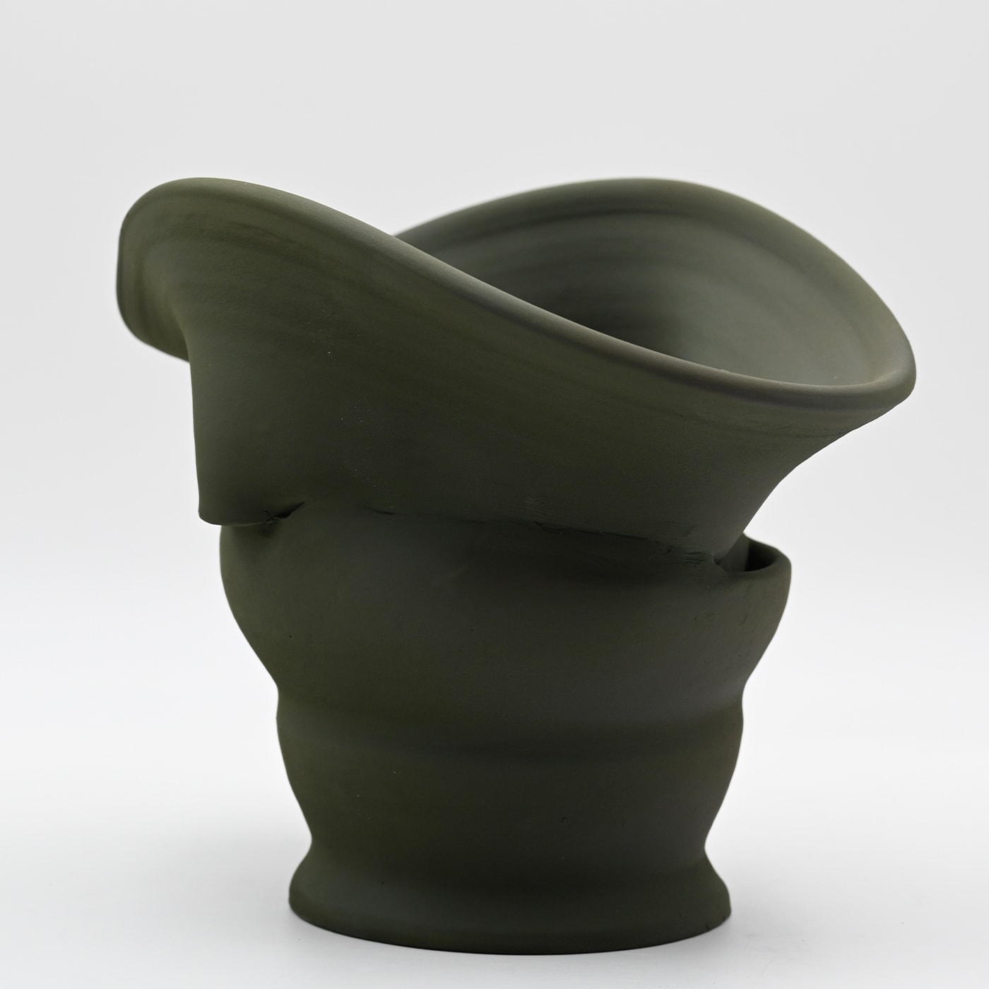 Grüne handgeformte Vase
