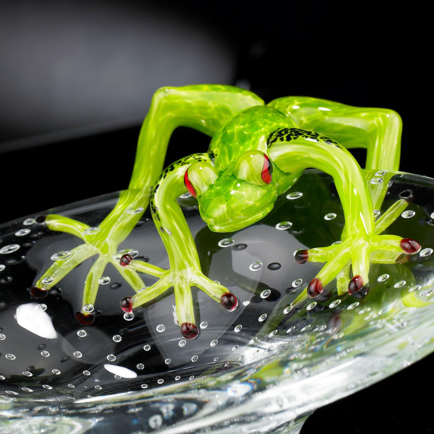 Glasschale mit Frosch