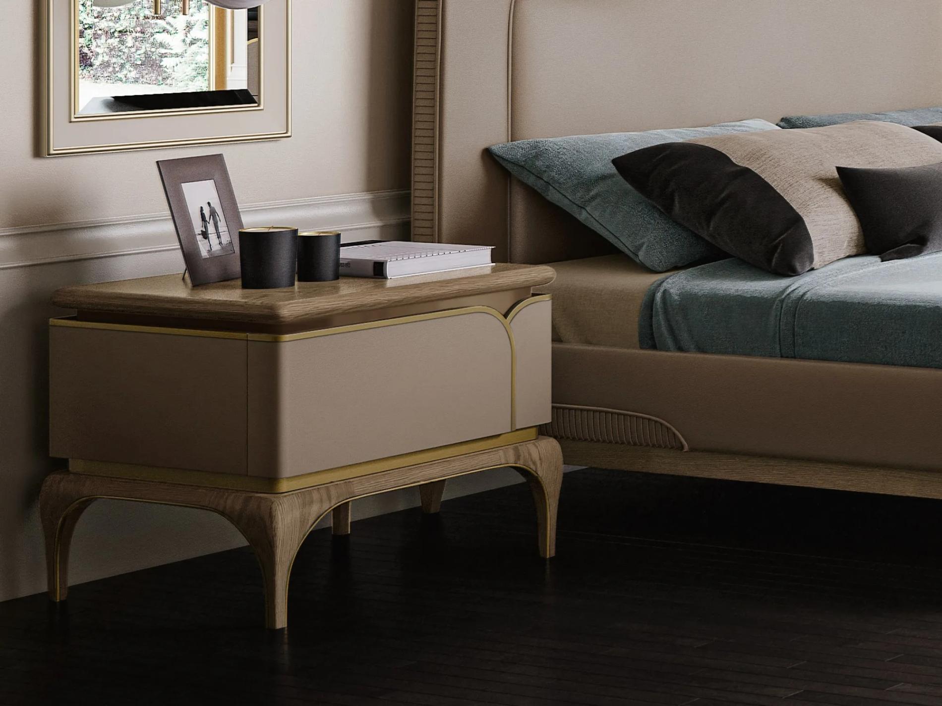 Handgefertigter italienischer Nachttisch