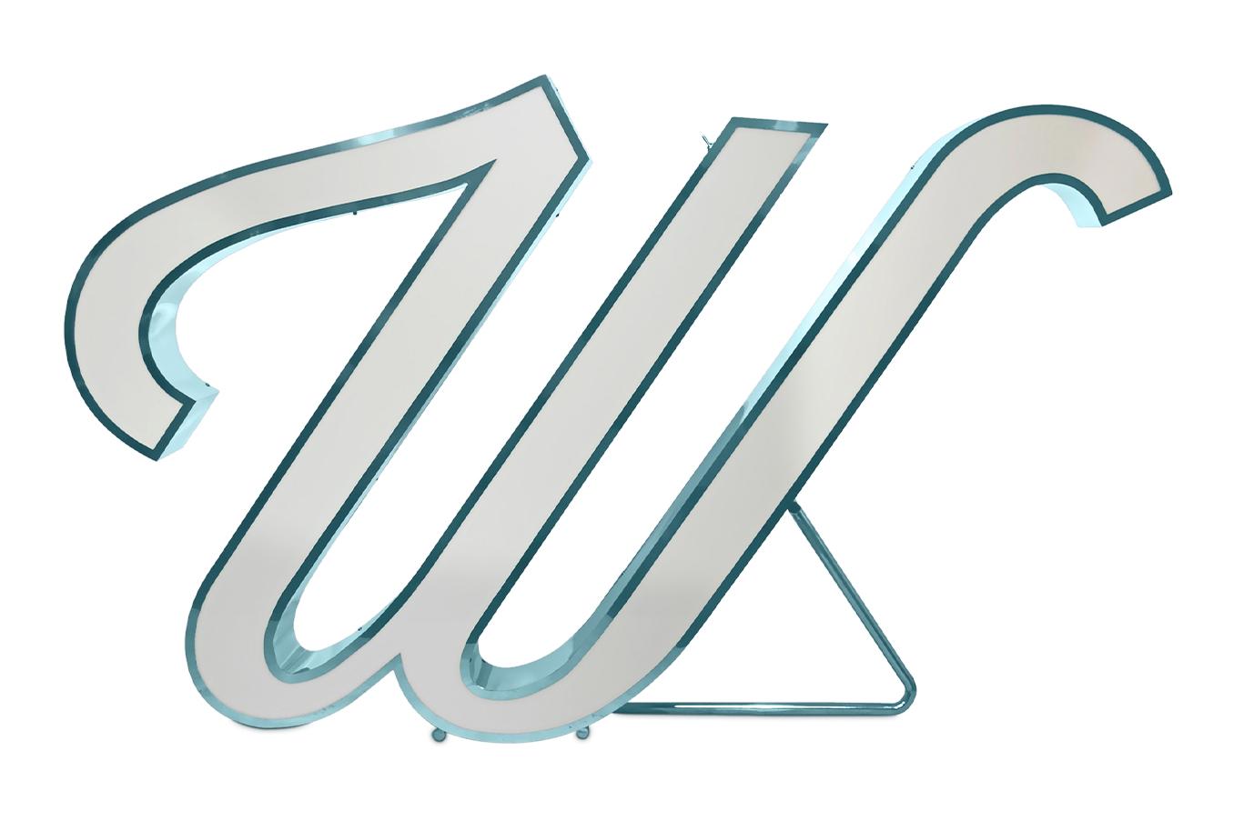 Wondrous Buchstabe W