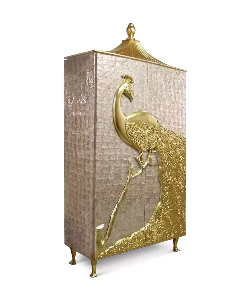 Camilia Perlmutt‑Armoire