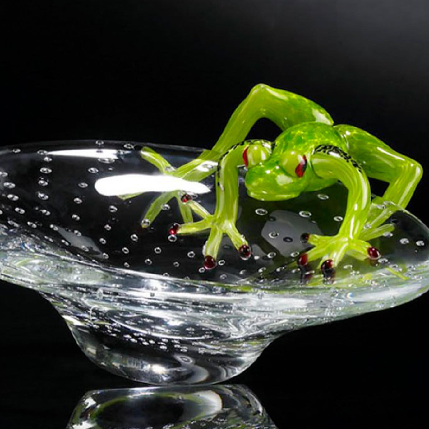 Glasschale mit Frosch
