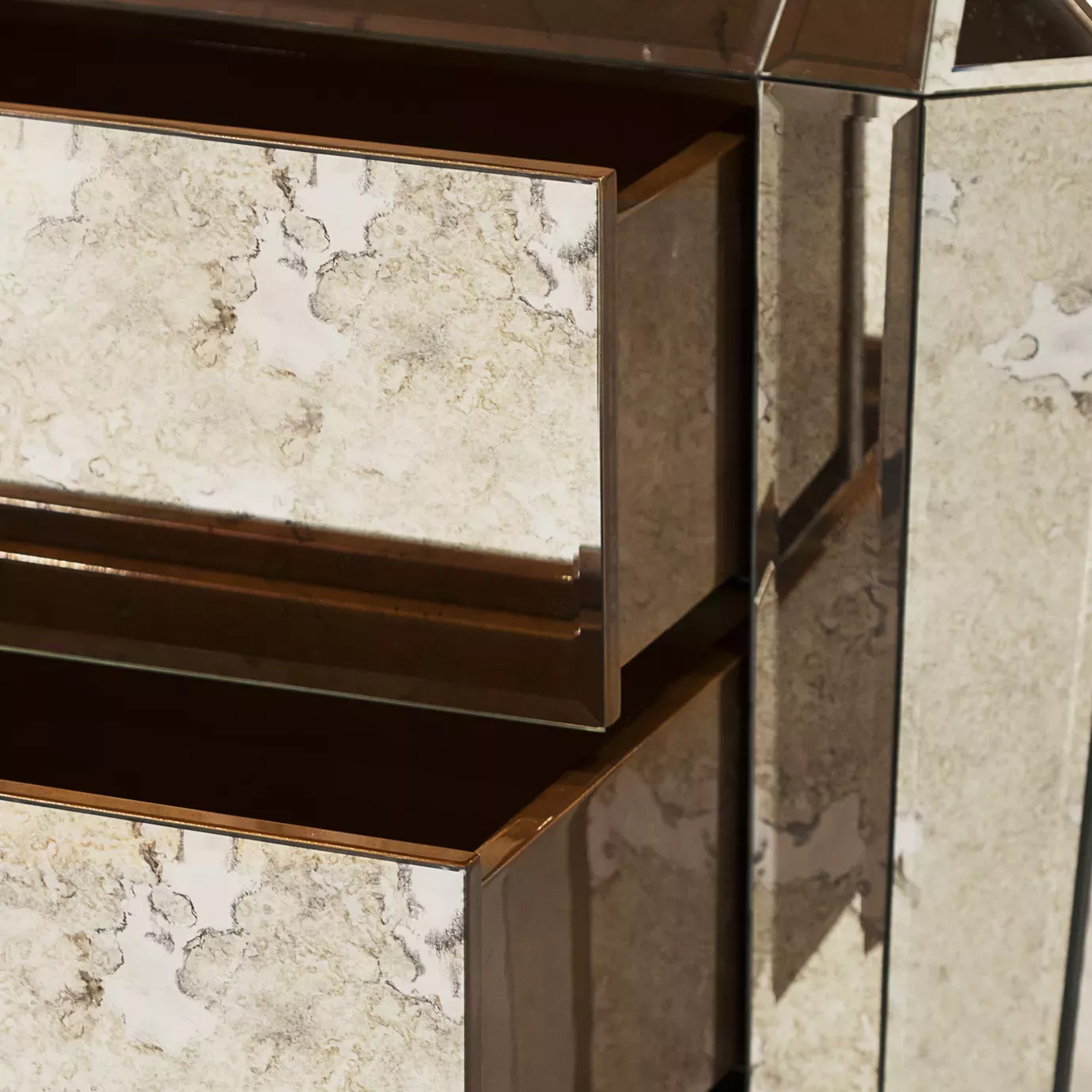 Tamaris Nachttisch mit 3 Schubladen