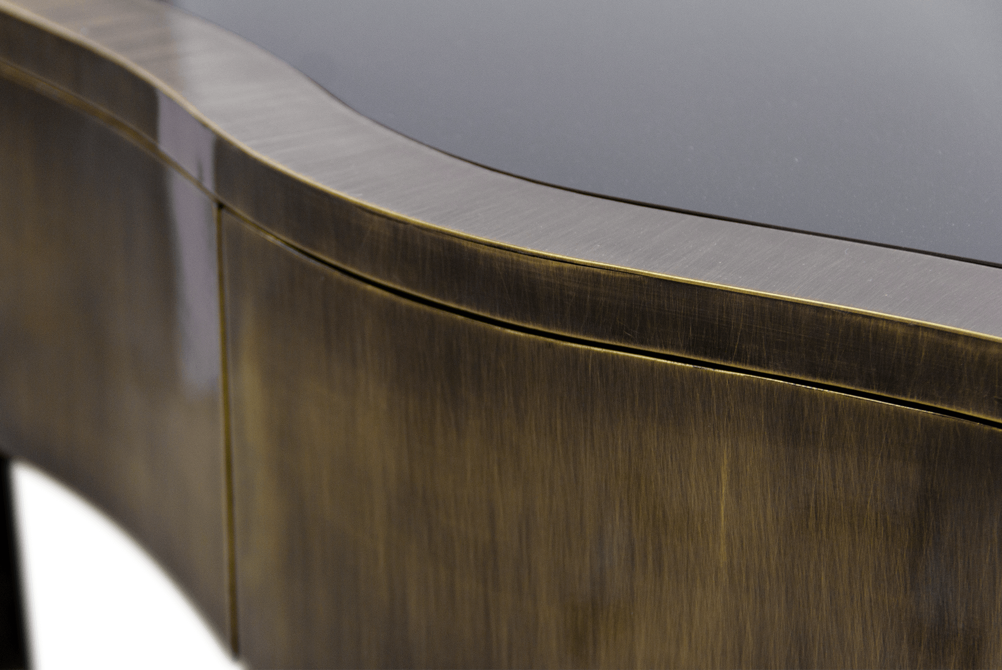 Serpentine Patina‑Konsole