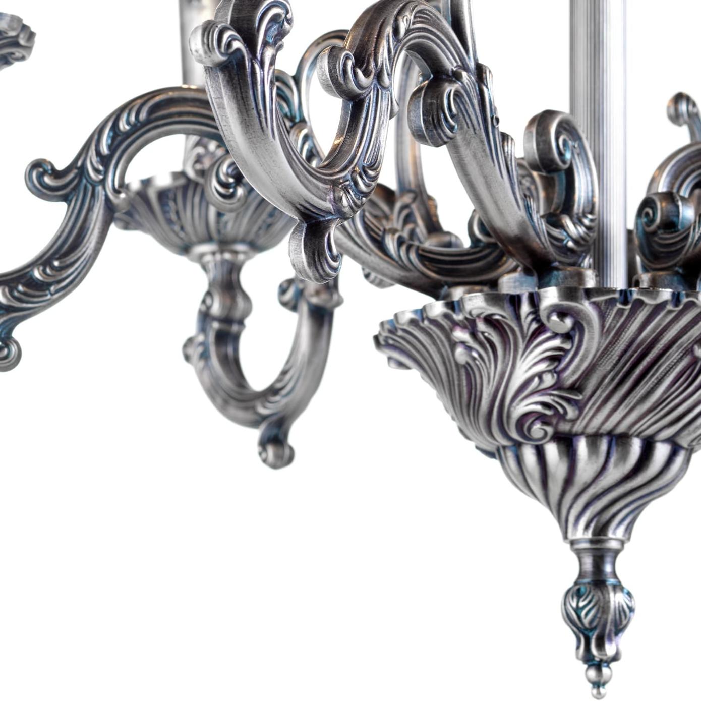 Klassischer Kronleuchter in Blau-Silber-Optik