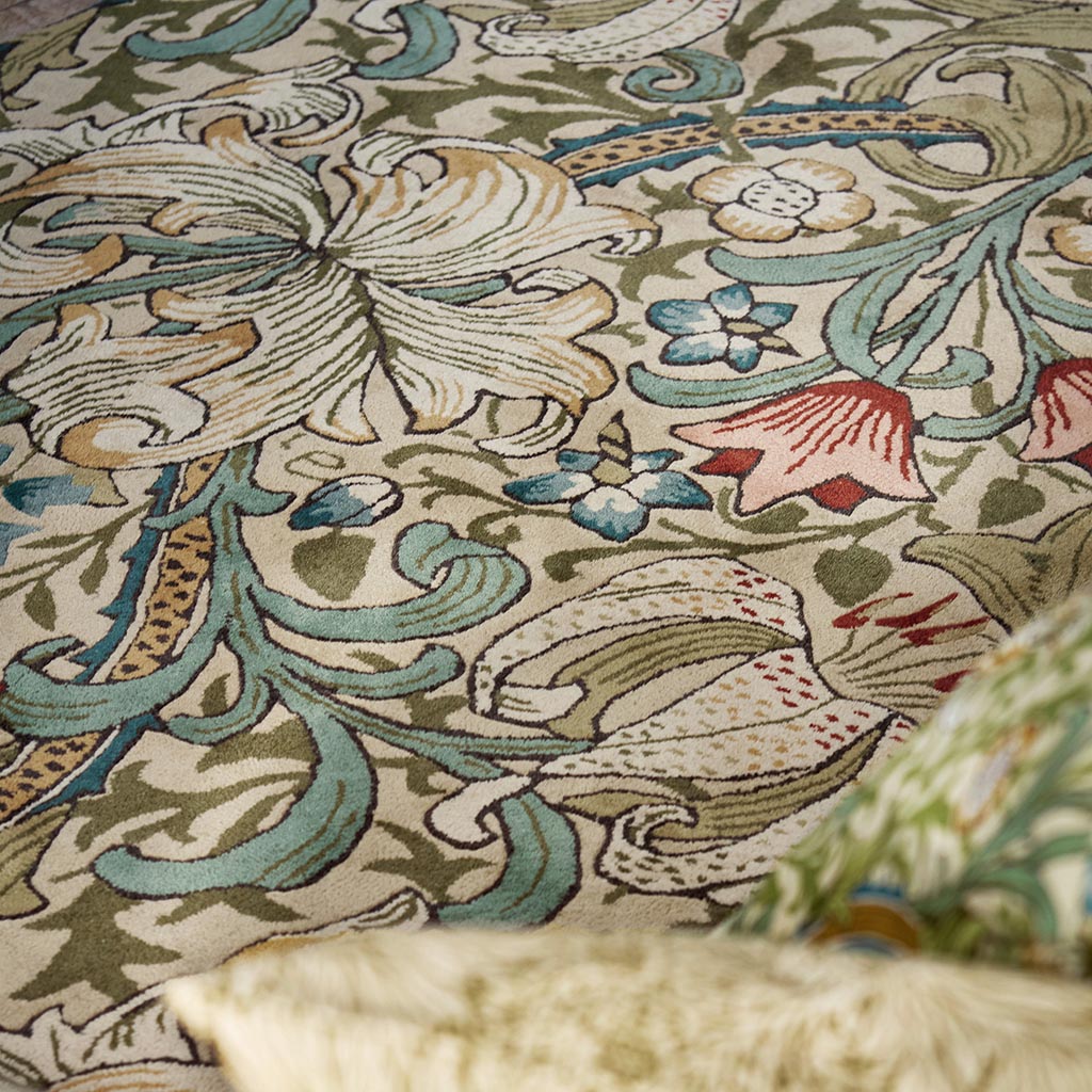 Golden Lily Green Red Teppich | Größe: 250 × 350 cm