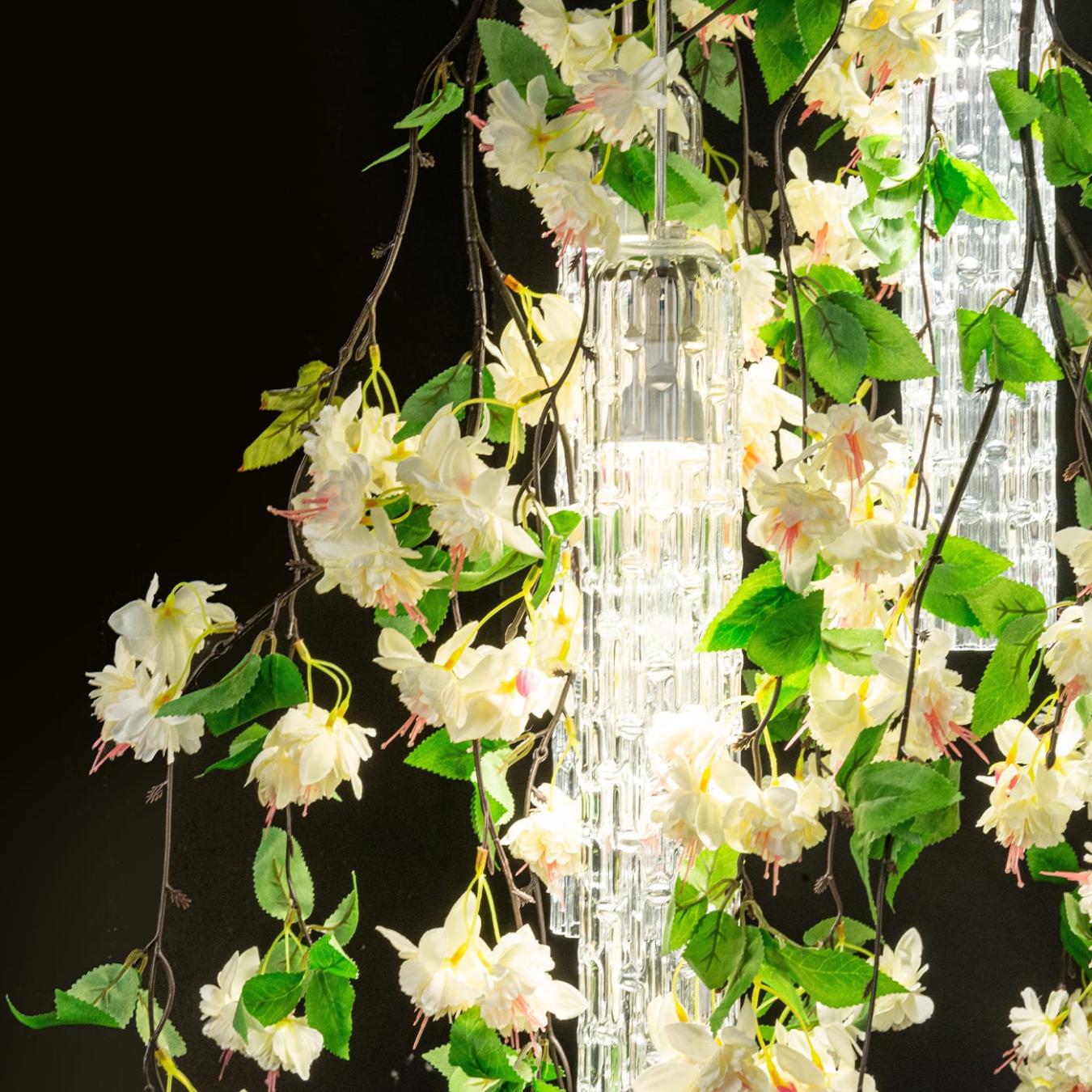 White Cascade Kleiner Kronleuchter