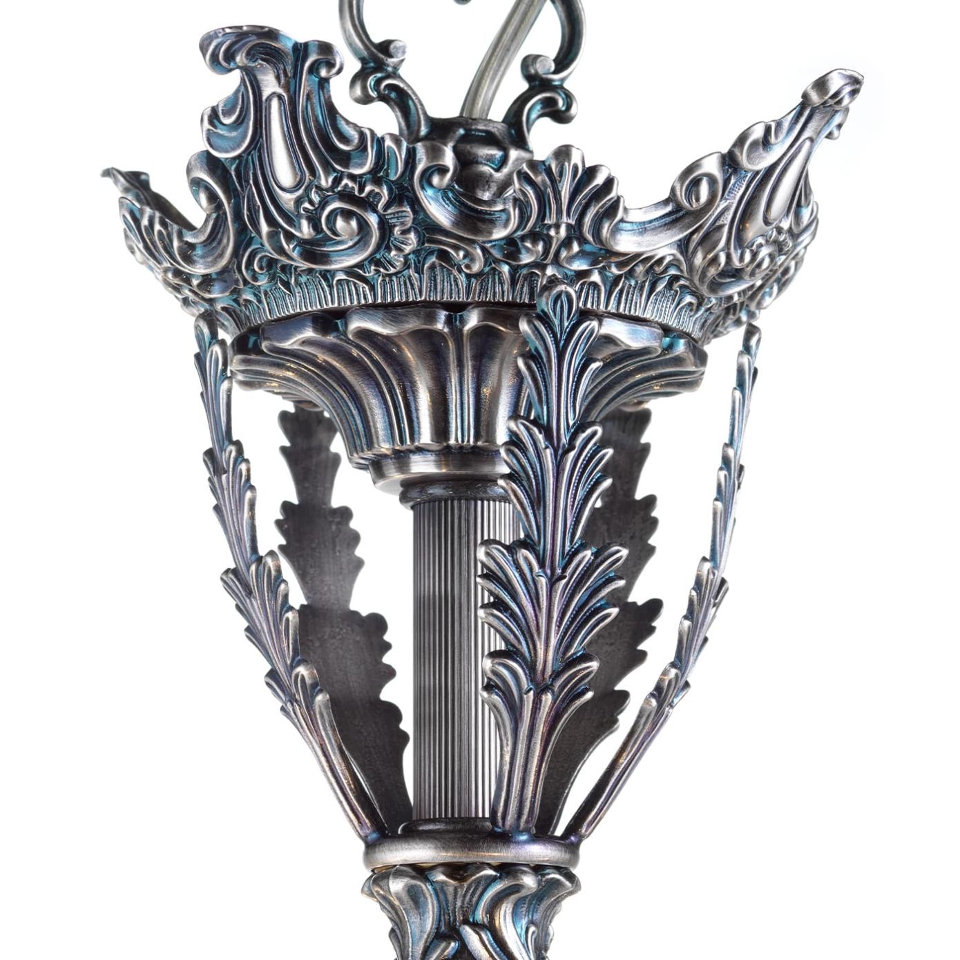 Klassischer Kronleuchter in Blau-Silber-Optik