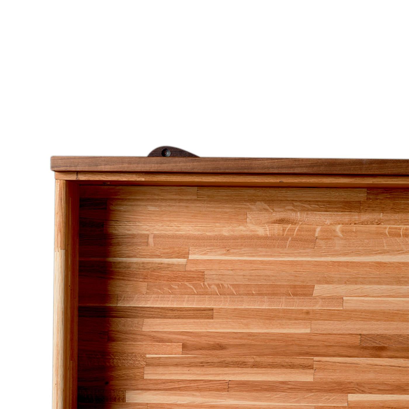 Binario Braune Kommode