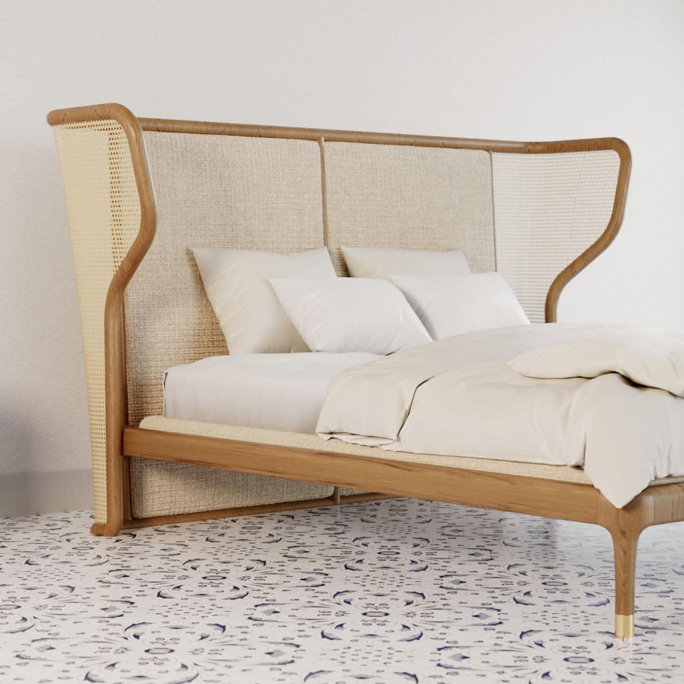 Joyce Bett aus Eschenholz