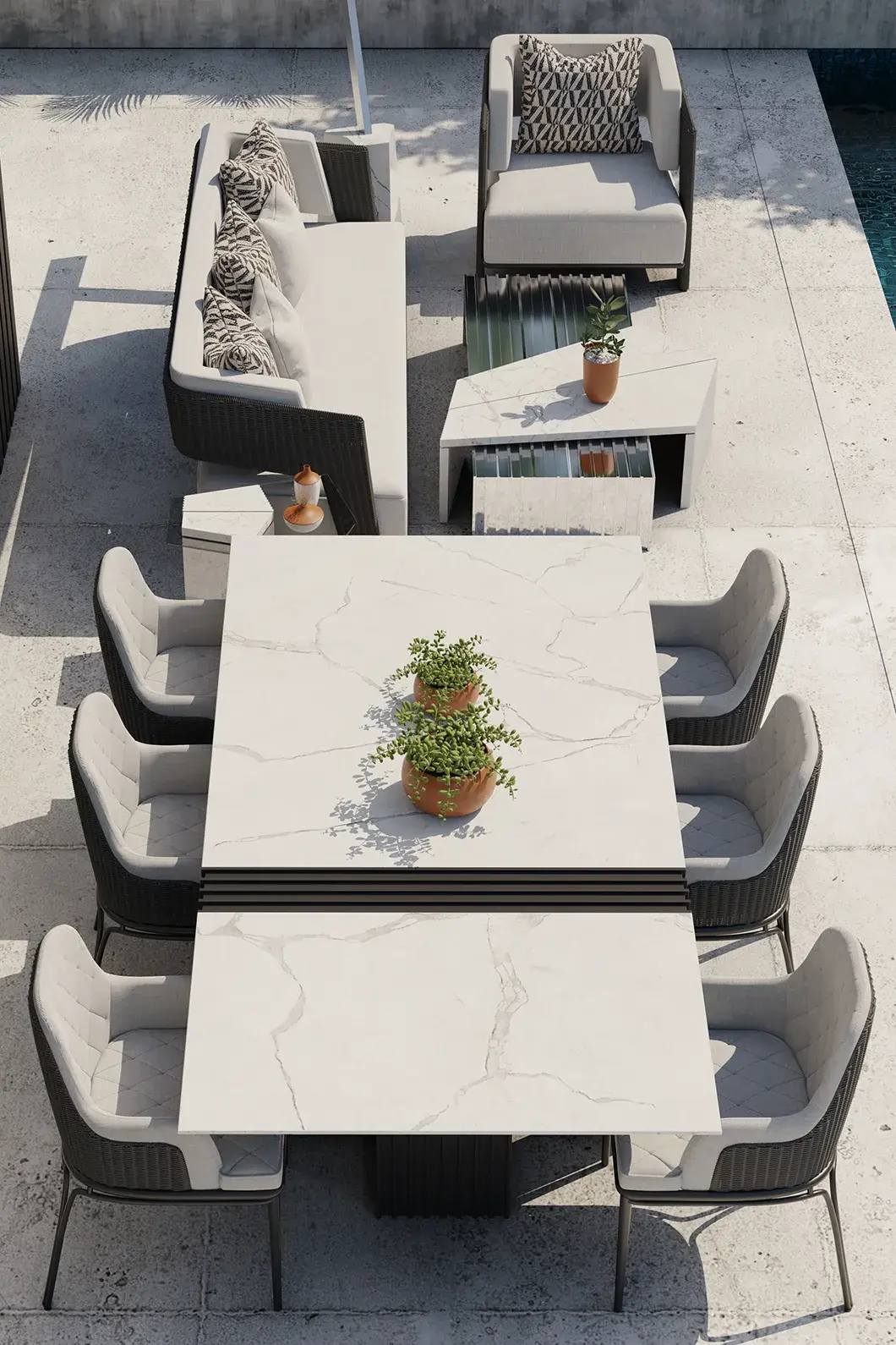 Regal grauer Gartenstuhl