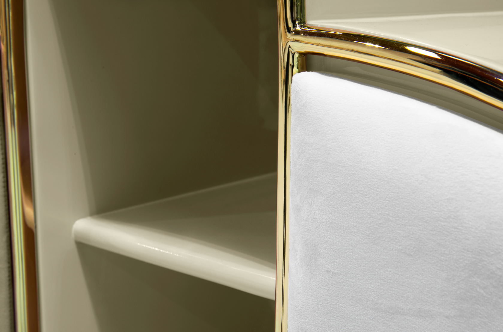 Candy Coated Triple Kommode