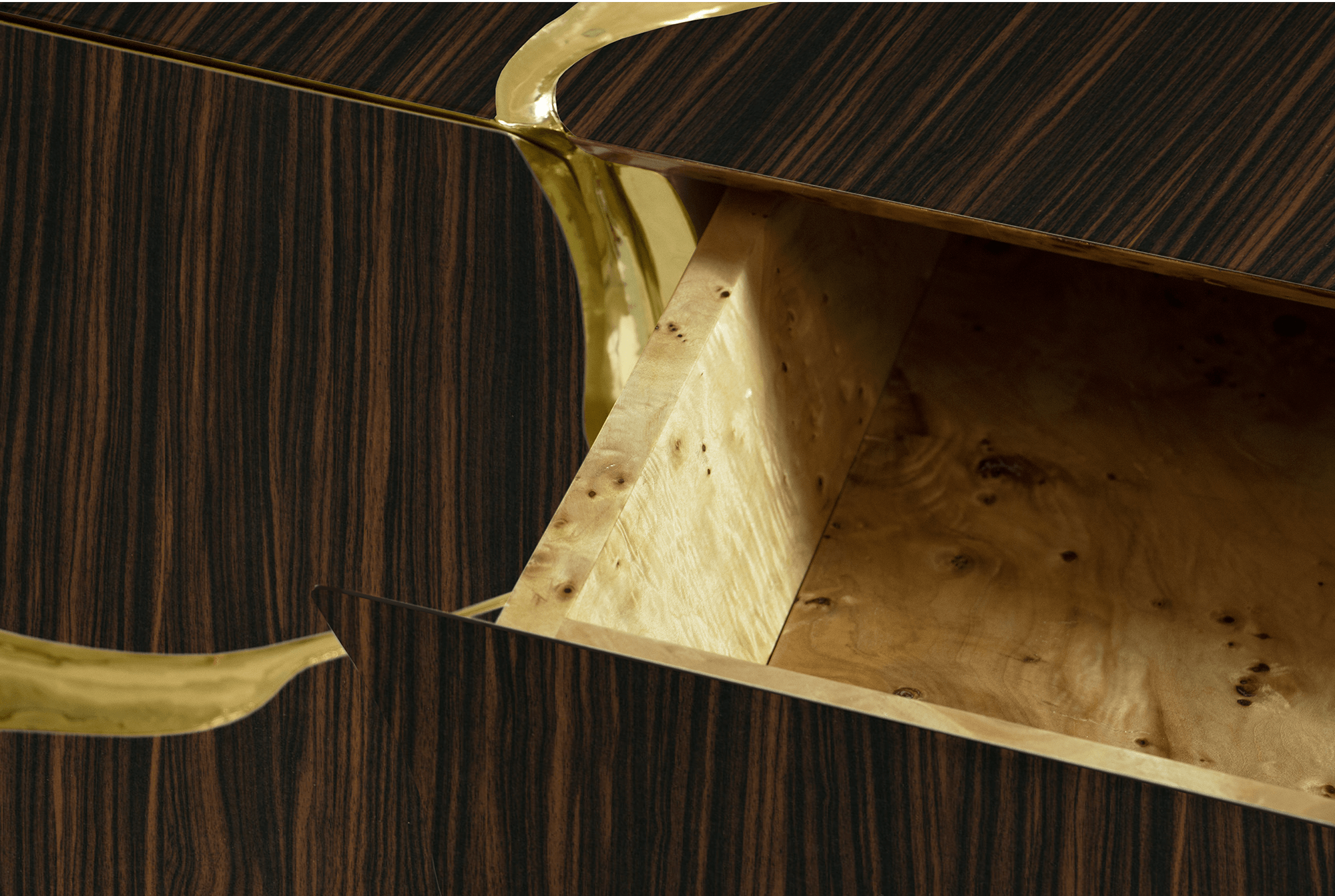 Braun‑Gold Opulentes Sideboard