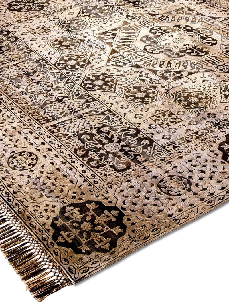 GoldMauve auf Grau‑Grün Teppich